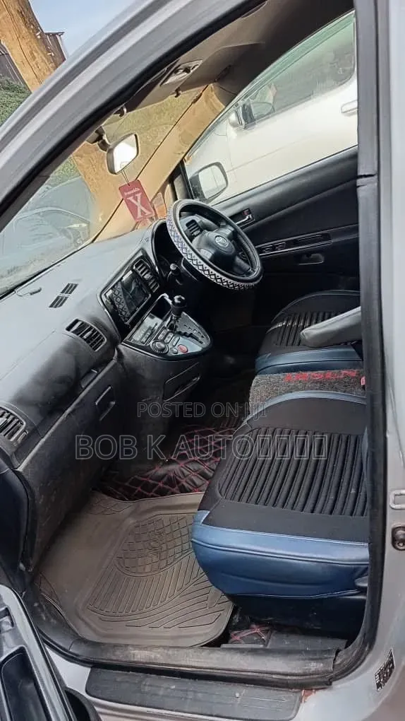 Toyota Wish 2005 Silver