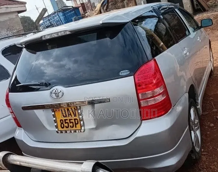 Toyota Wish 2005 Silver