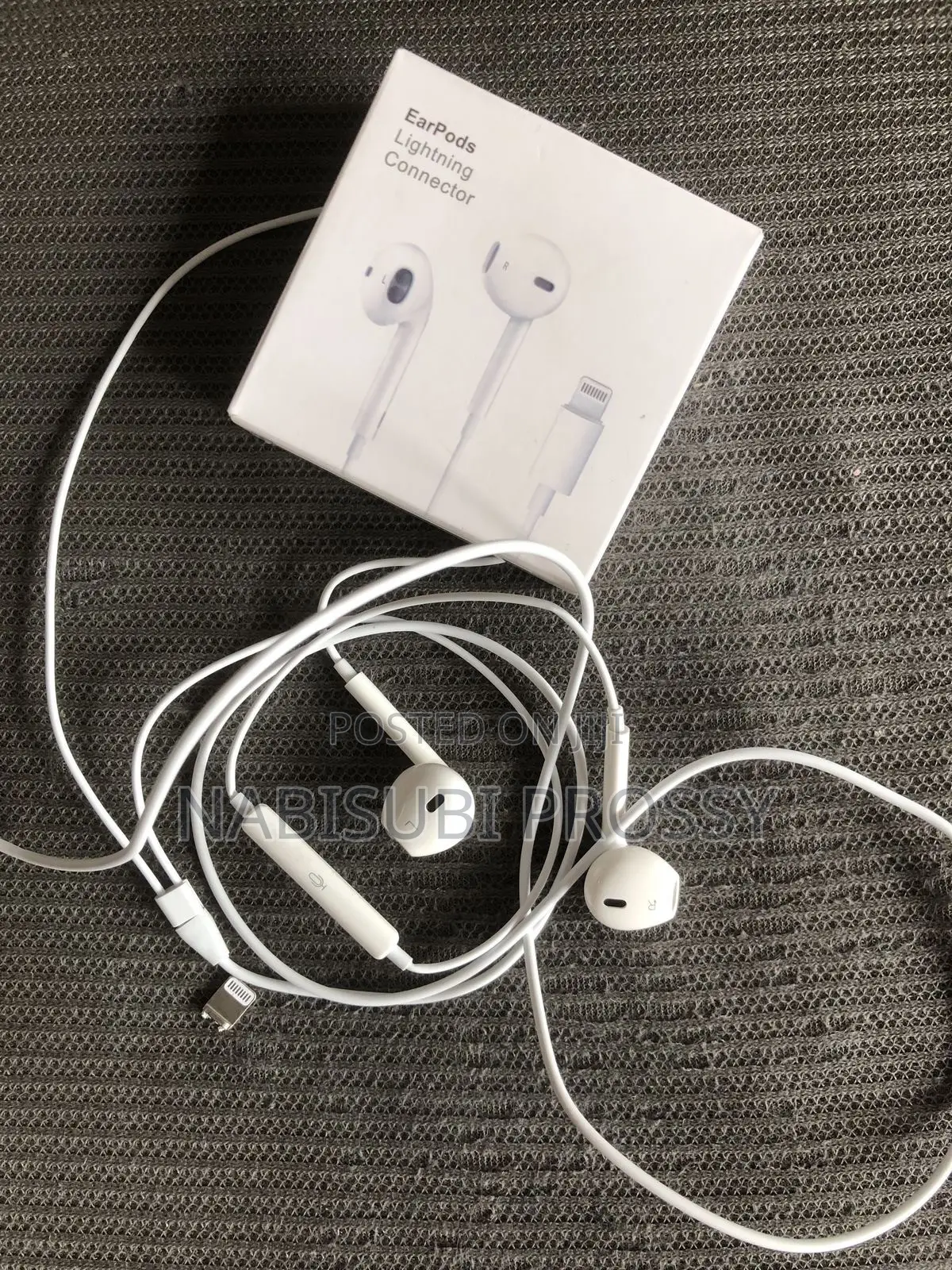 Headphones Lightening Connector