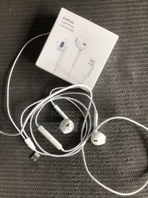 Headphones Lightening Connector