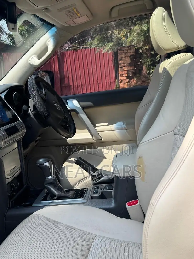 Toyota Land Cruiser Prado 2018 Pearl