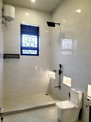 Furnished 3bdrm House in Bwebajja, Central Division for sale