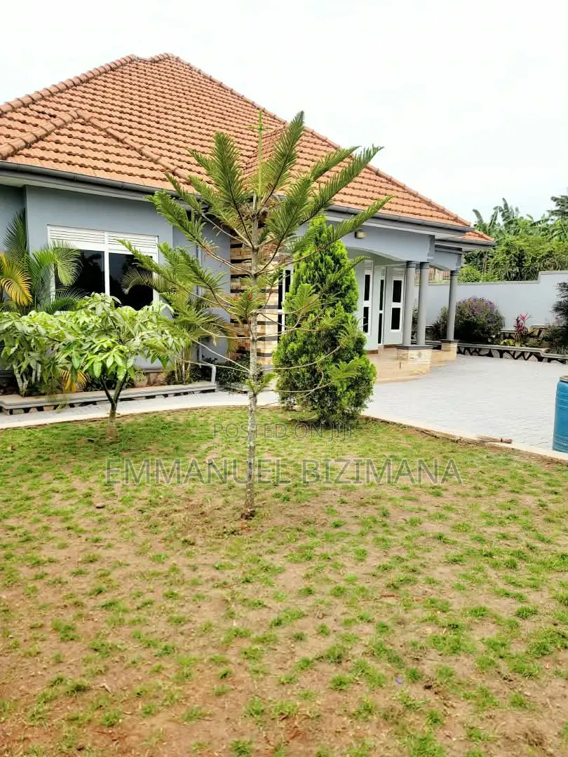 Furnished 3bdrm Bungalow in Akright Estate, Central Division for sale