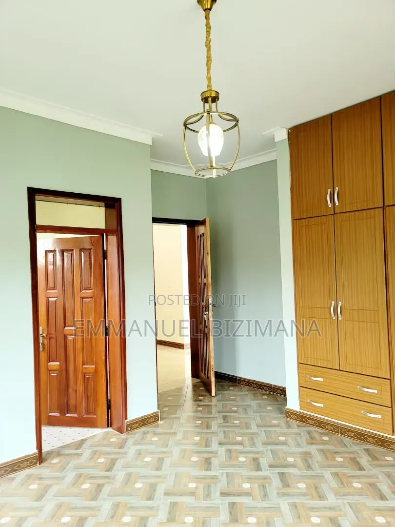 Furnished 3bdrm Bungalow in Akright Estate, Central Division for sale