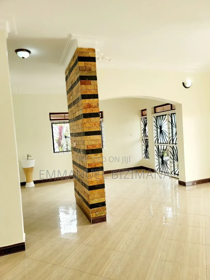 Furnished 3bdrm Bungalow in Akright Estate, Central Division for sale