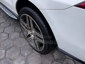 Mercedes-Benz M Class 2013 White