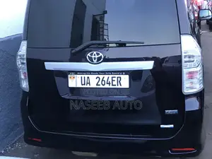 Toyota Noah 2011 Black