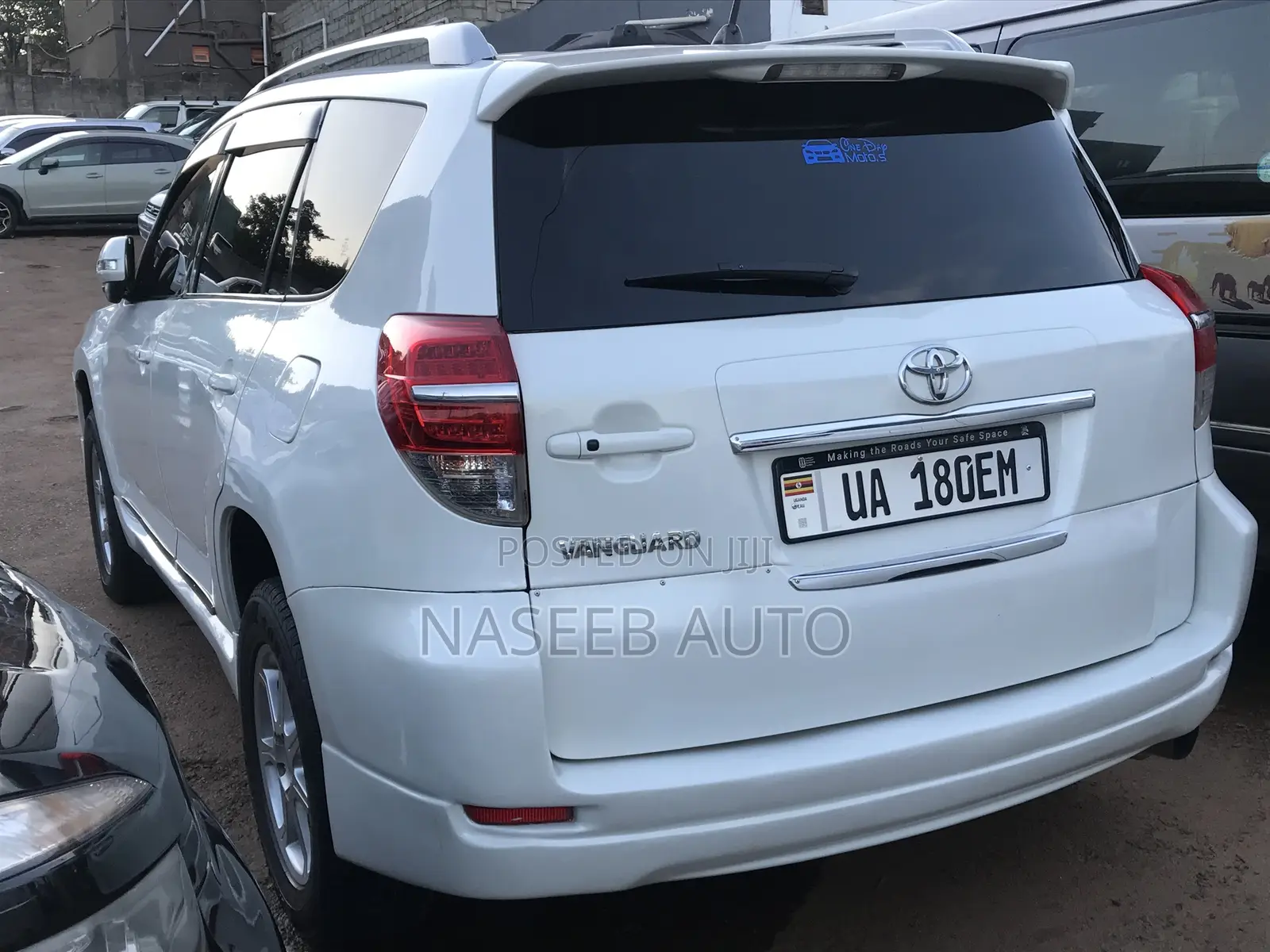 Toyota Vanguard 2008 White