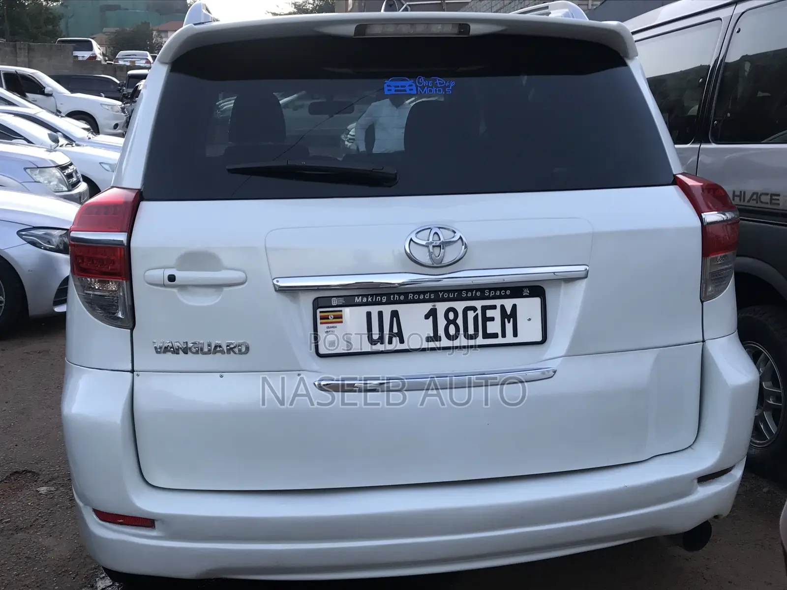 Toyota Vanguard 2008 White