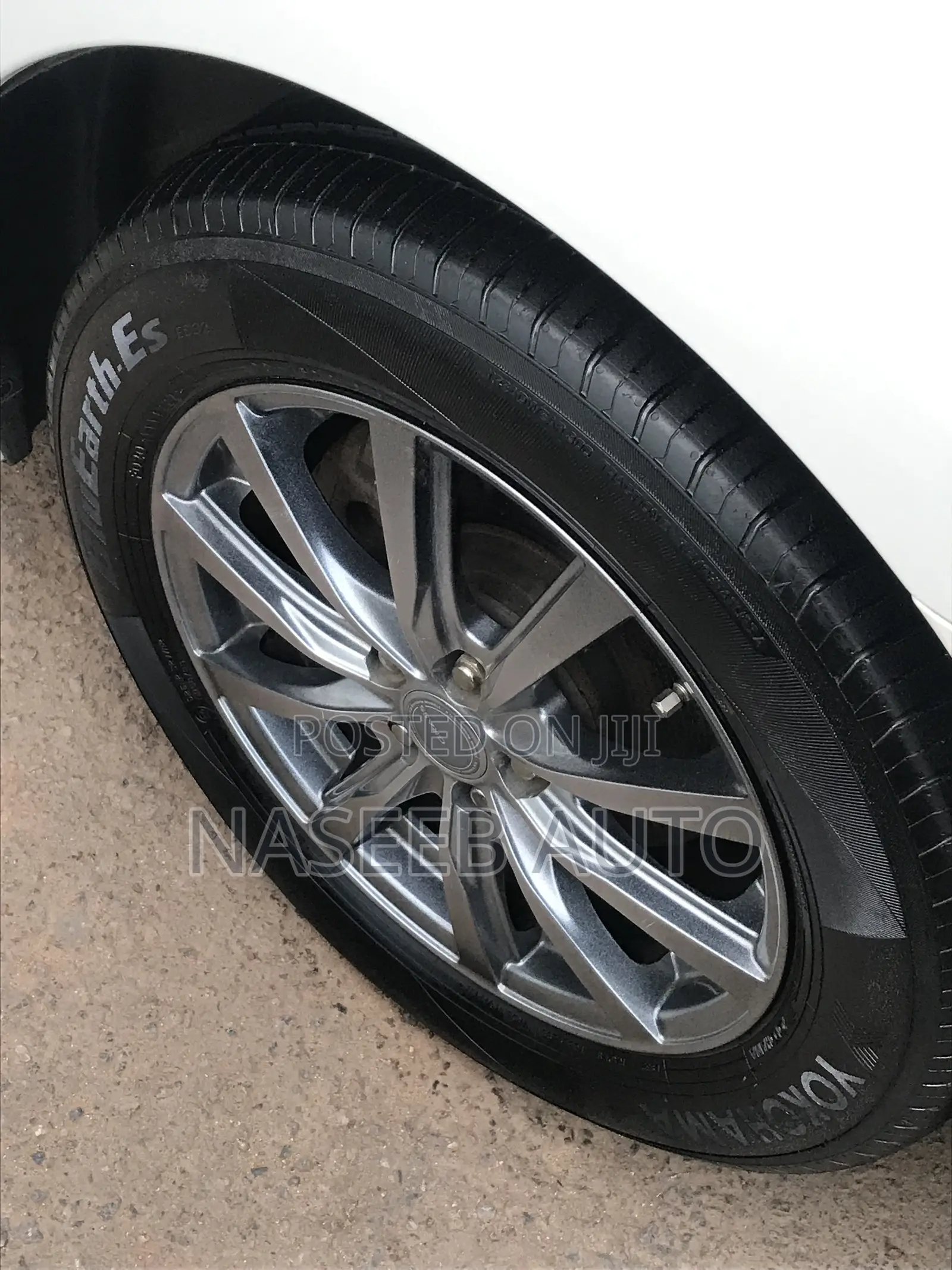Subaru Legacy 2011 White