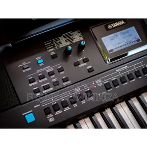 Yamaha PSR E473