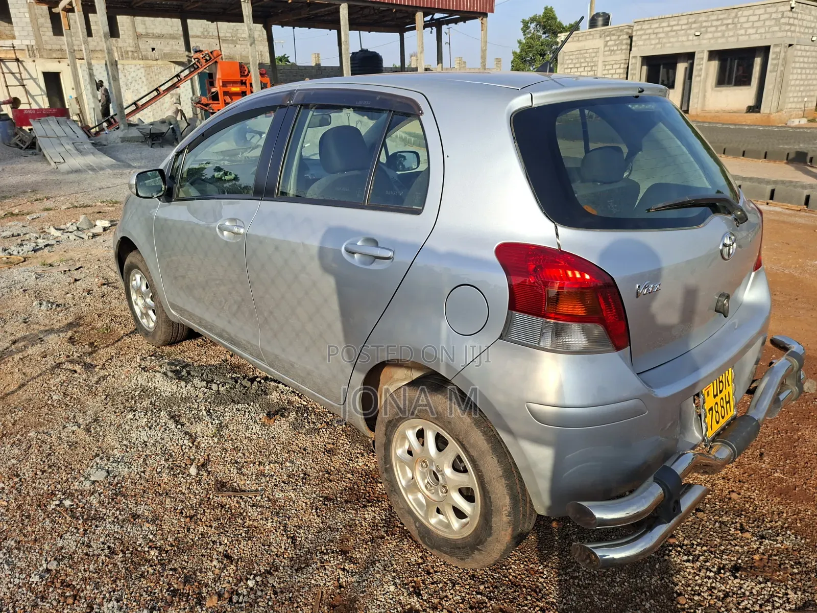 Toyota Vitz 2009 Silver