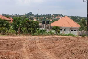 Prime Plots for Sale at Namusera~Wakiso Diplomatic Estate~Hoima Road.