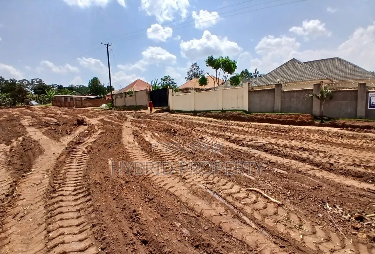 Prime Plots for Sale at Namusera~Wakiso Diplomatic Estate~Hoima Road.