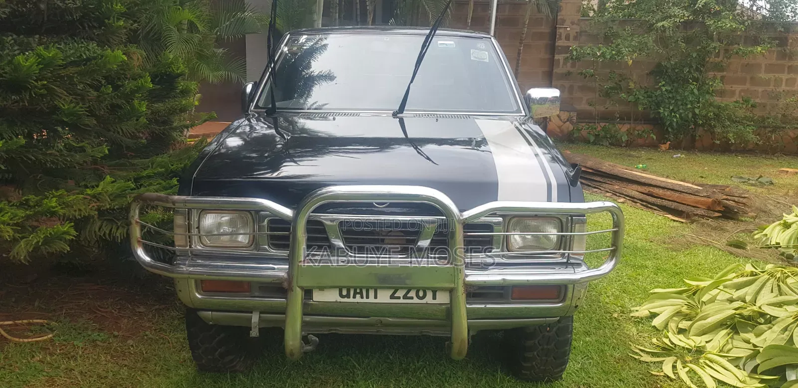 Nissan DoubleCab 1998 Black