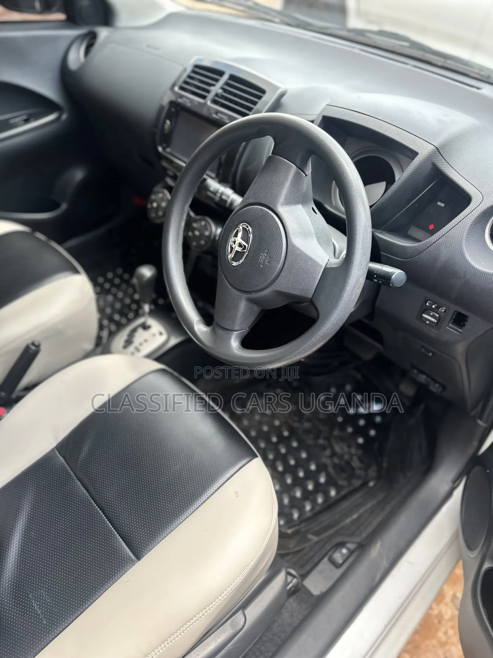 Toyota IST 2010 White