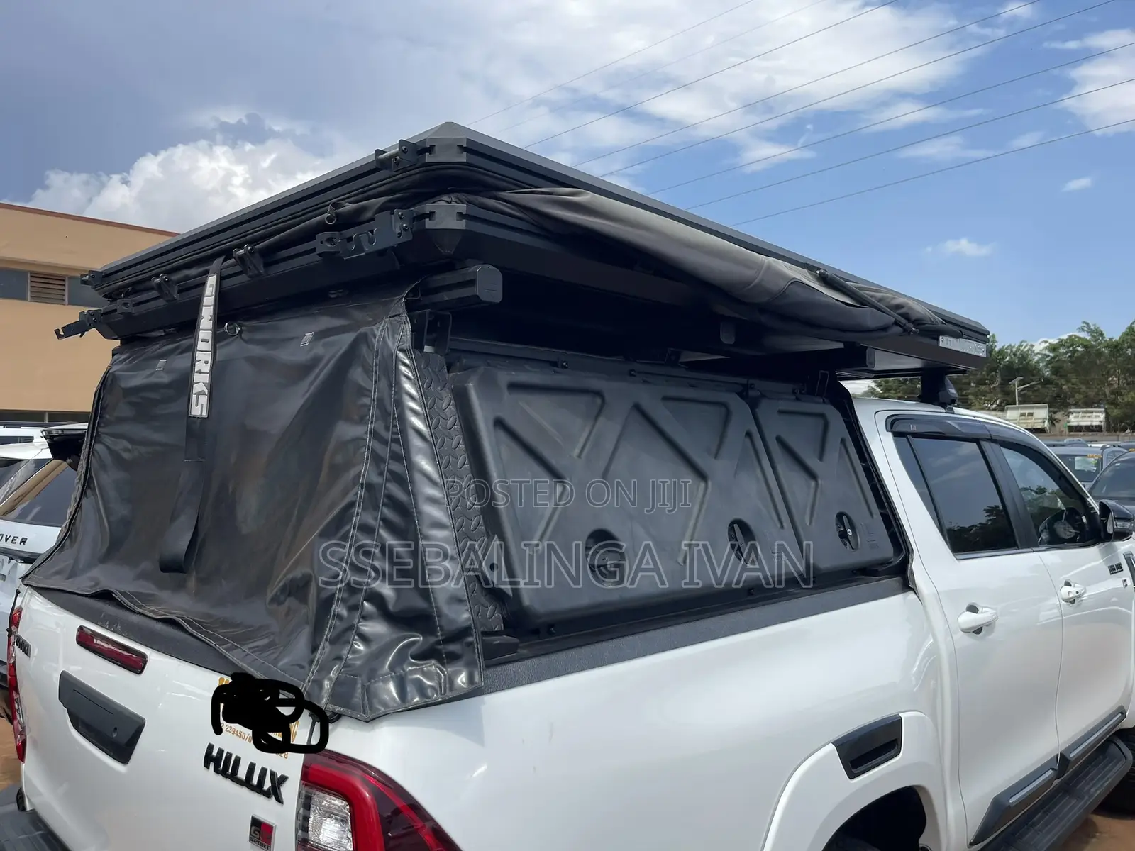 Toyota Hilux 2023 White