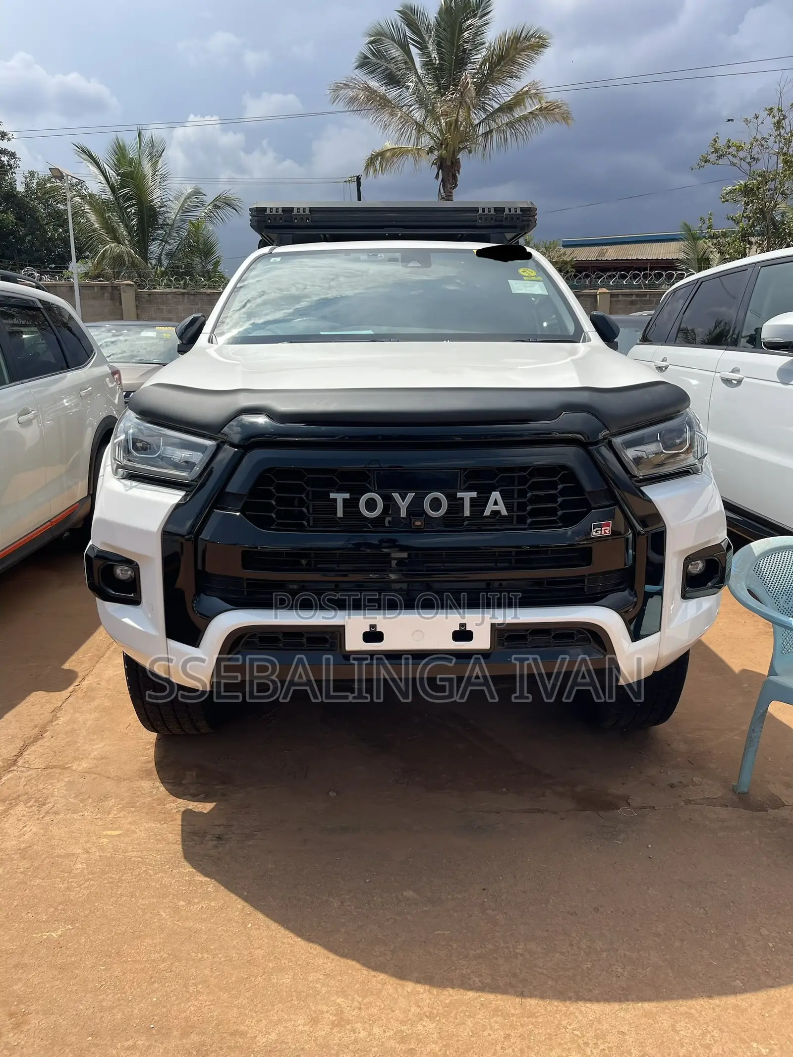 Toyota Hilux 2023 White