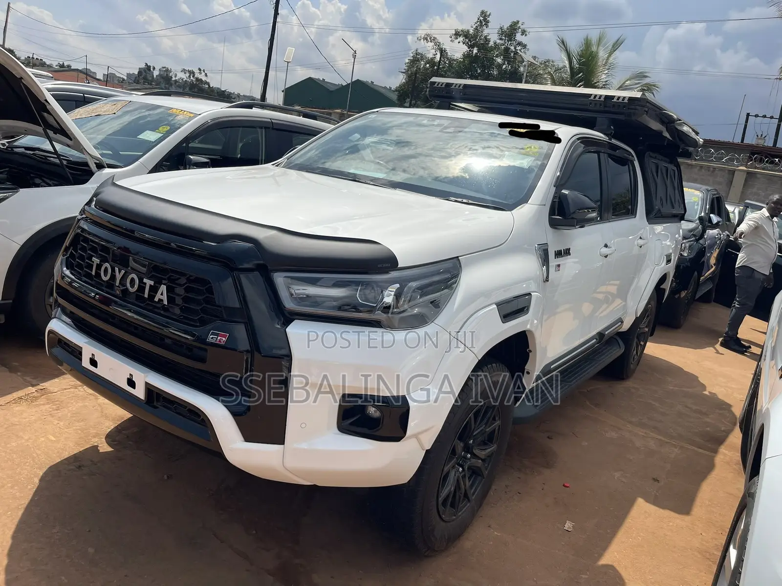 Toyota Hilux 2023 White