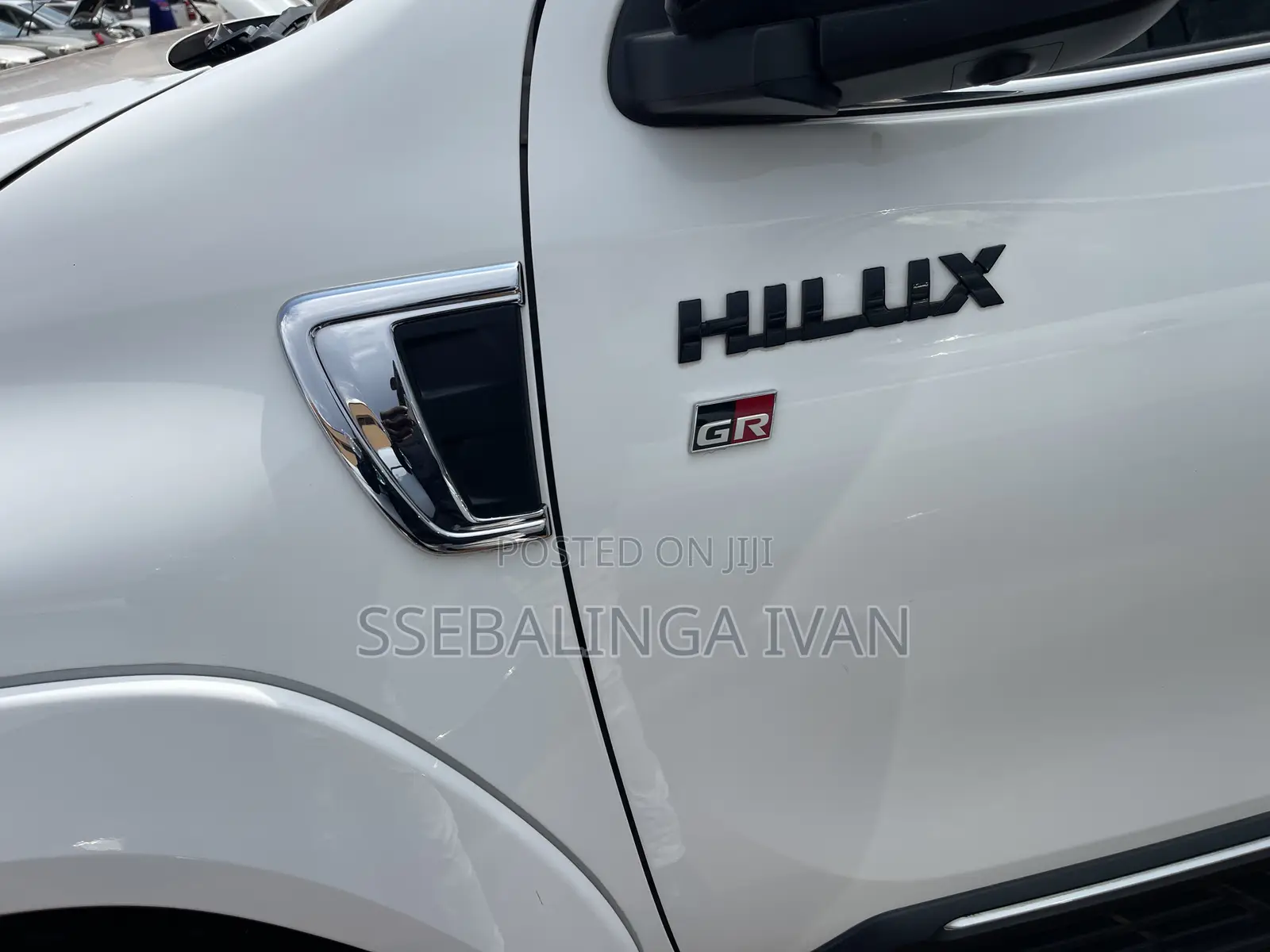 Toyota Hilux 2023 White