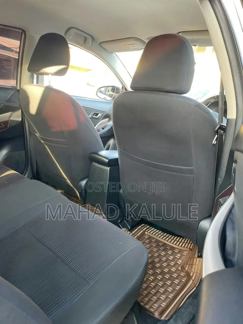 Toyota Premio 2017 Silver