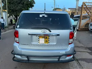 Toyota Corolla Rumion 2009 Silver