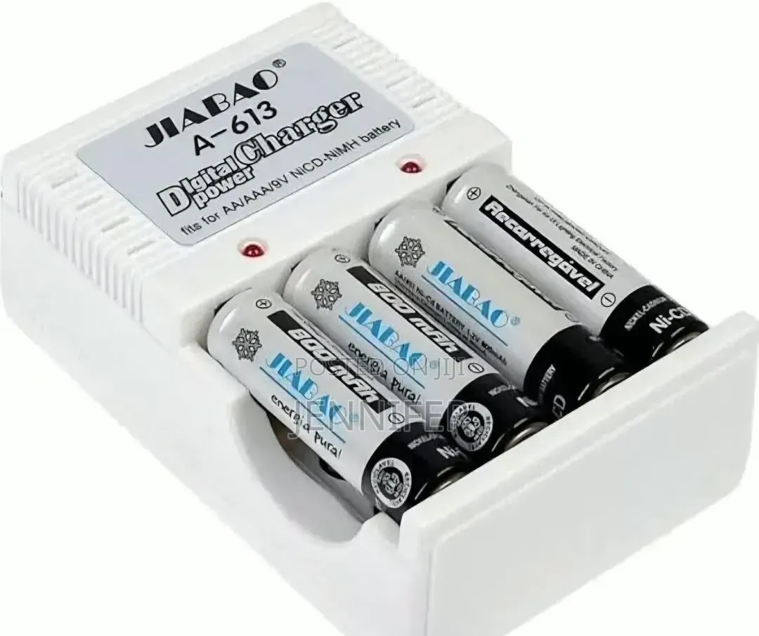 AA/AAA Battery Charger + Set of Batteries - 4 Pieces