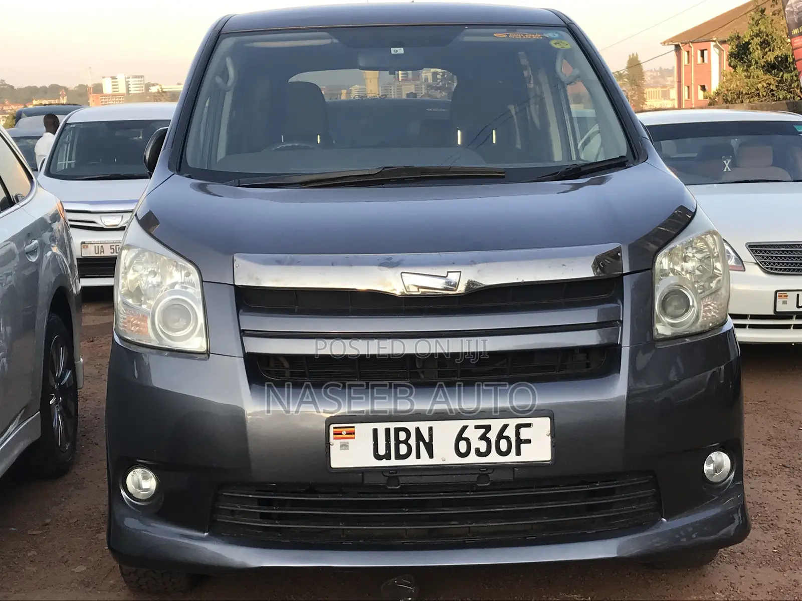 Toyota Noah 2008 Gray