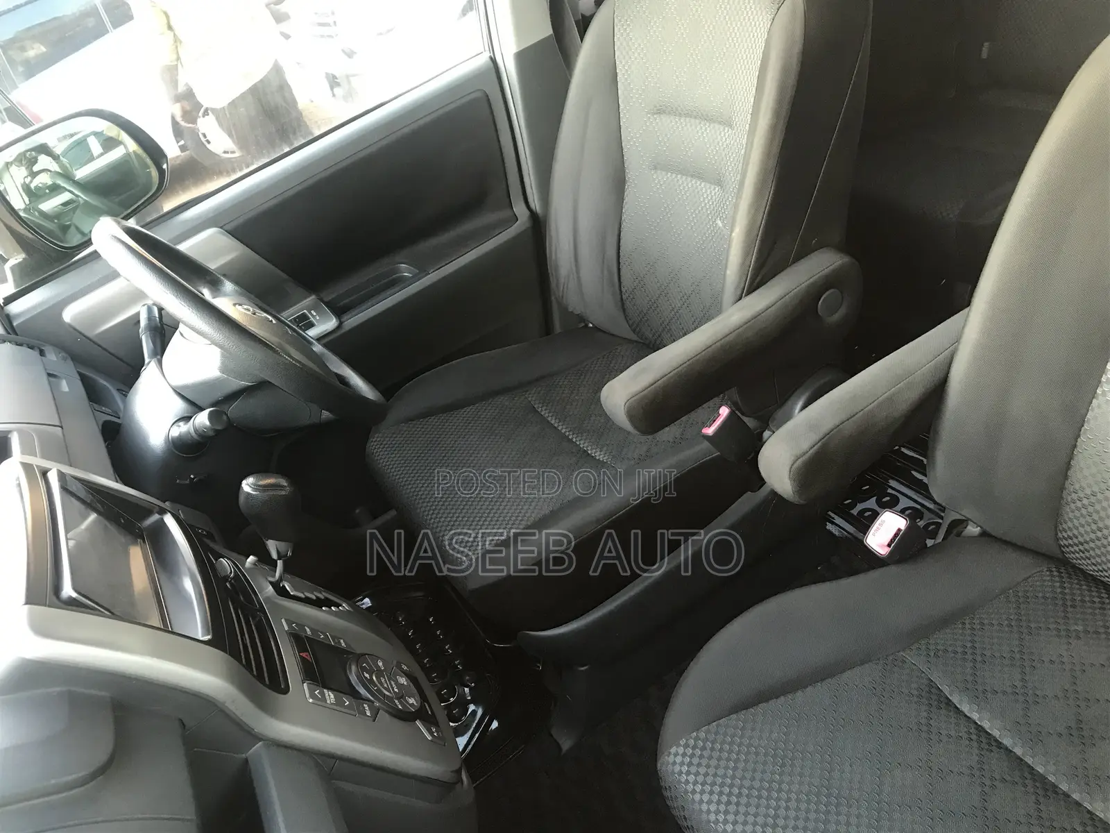 Toyota Noah 2008 Gray