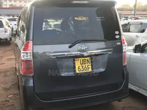 Toyota Noah 2008 Gray