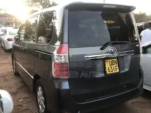 Toyota Noah 2008 Gray