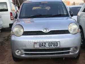 Toyota Sienta 2008 Silver