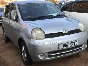 Toyota Sienta 2008 Silver