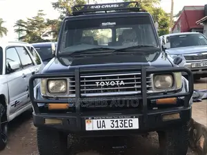 Toyota Land Cruiser 2000 Green