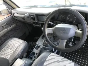 Toyota Land Cruiser 2000 Green