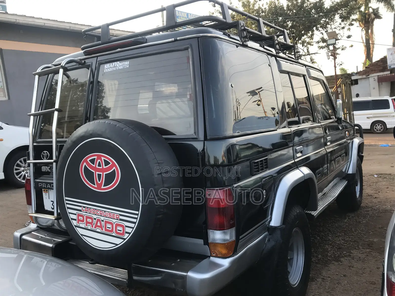 Toyota Land Cruiser 2000 Green