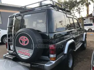 Toyota Land Cruiser 2000 Green