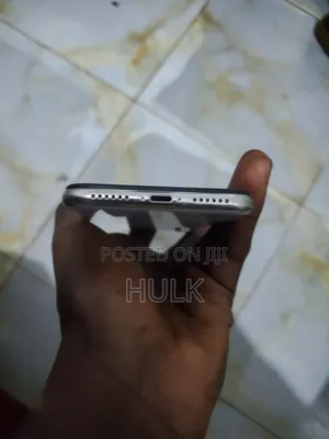 Apple iPhone X 64 GB White