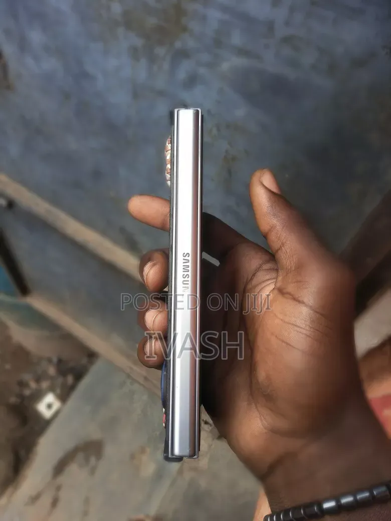 Samsung Z 16 GB Black