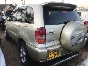 Toyota RAV4 Automatic 2003 Gold