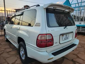 Toyota Land Cruiser Prado 2005 White
