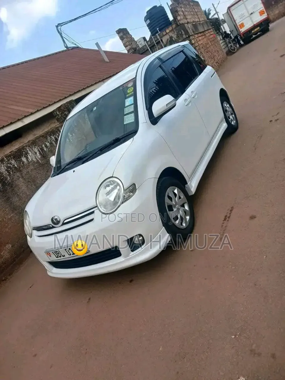 Toyota Sienta 2010 White