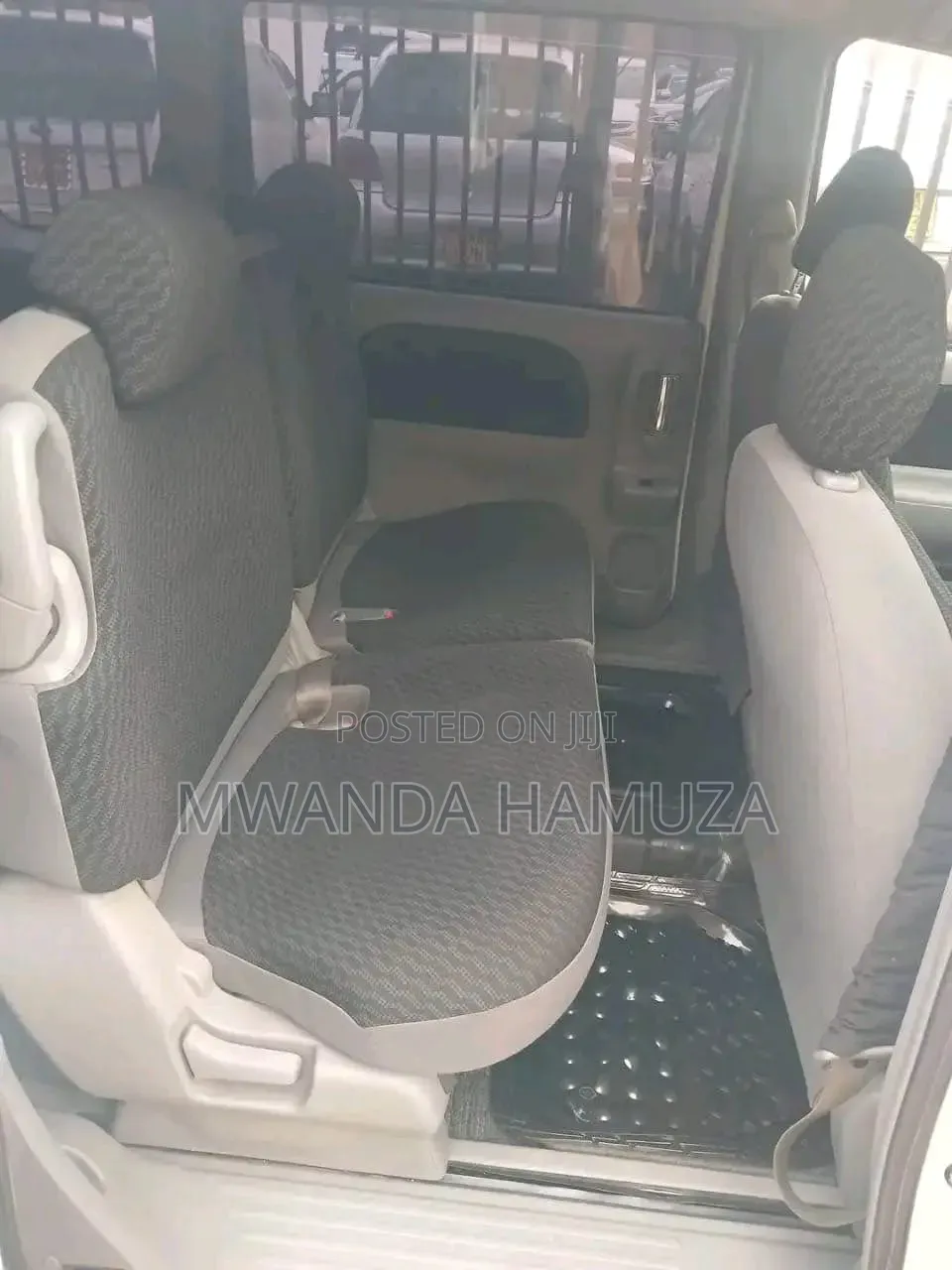 Toyota Sienta 2010 White