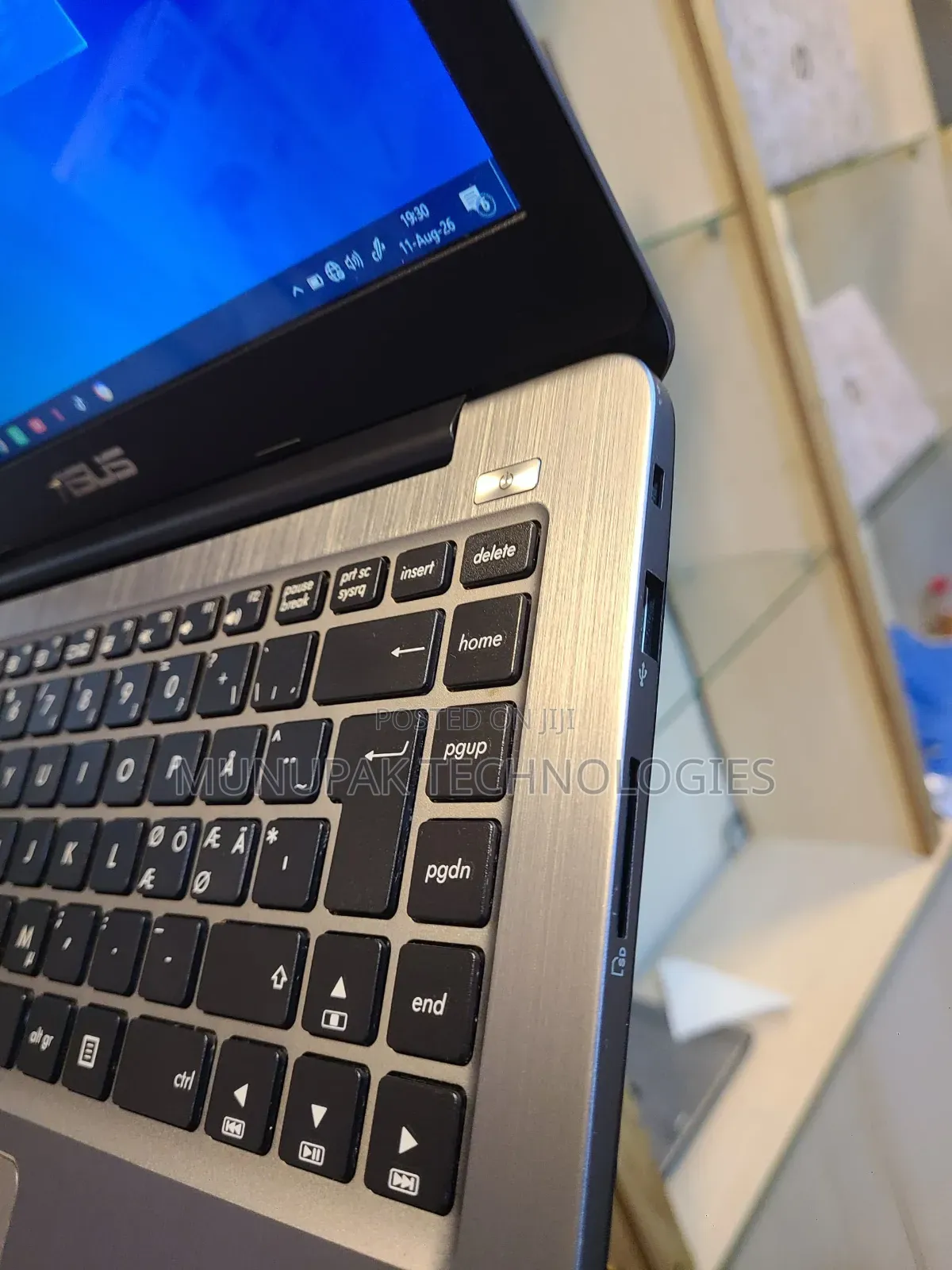 Laptop Asus A42JB 4GB Intel Pentium SSD 128GB