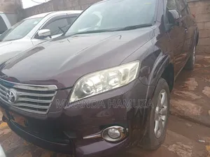 Toyota Vanguard 2013 Maroon
