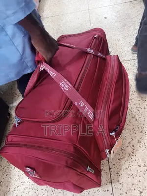 Delilah Large - Capacity Waterproof Duffle Bag