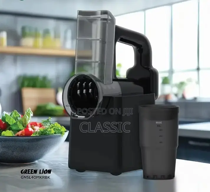Green Lion Salad Maker for Slicing, Chopping and Shredding