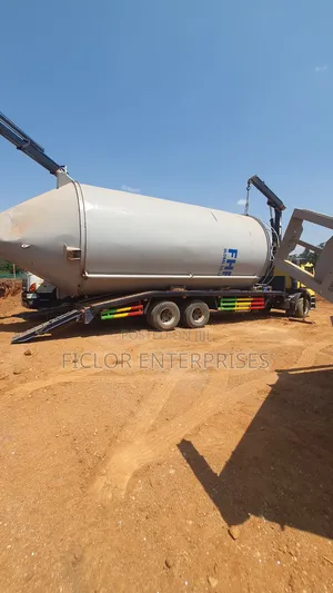 Truck Mounted Crane Hire (Loading,lifting and Offloading)