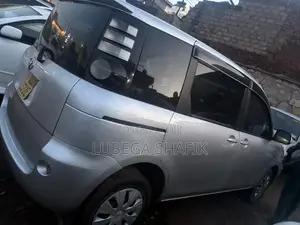 Toyota Sienta 2008 Silver