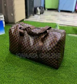 Large Travel Duffel Bag – Stylish Checkered Design, Spacious Durable
